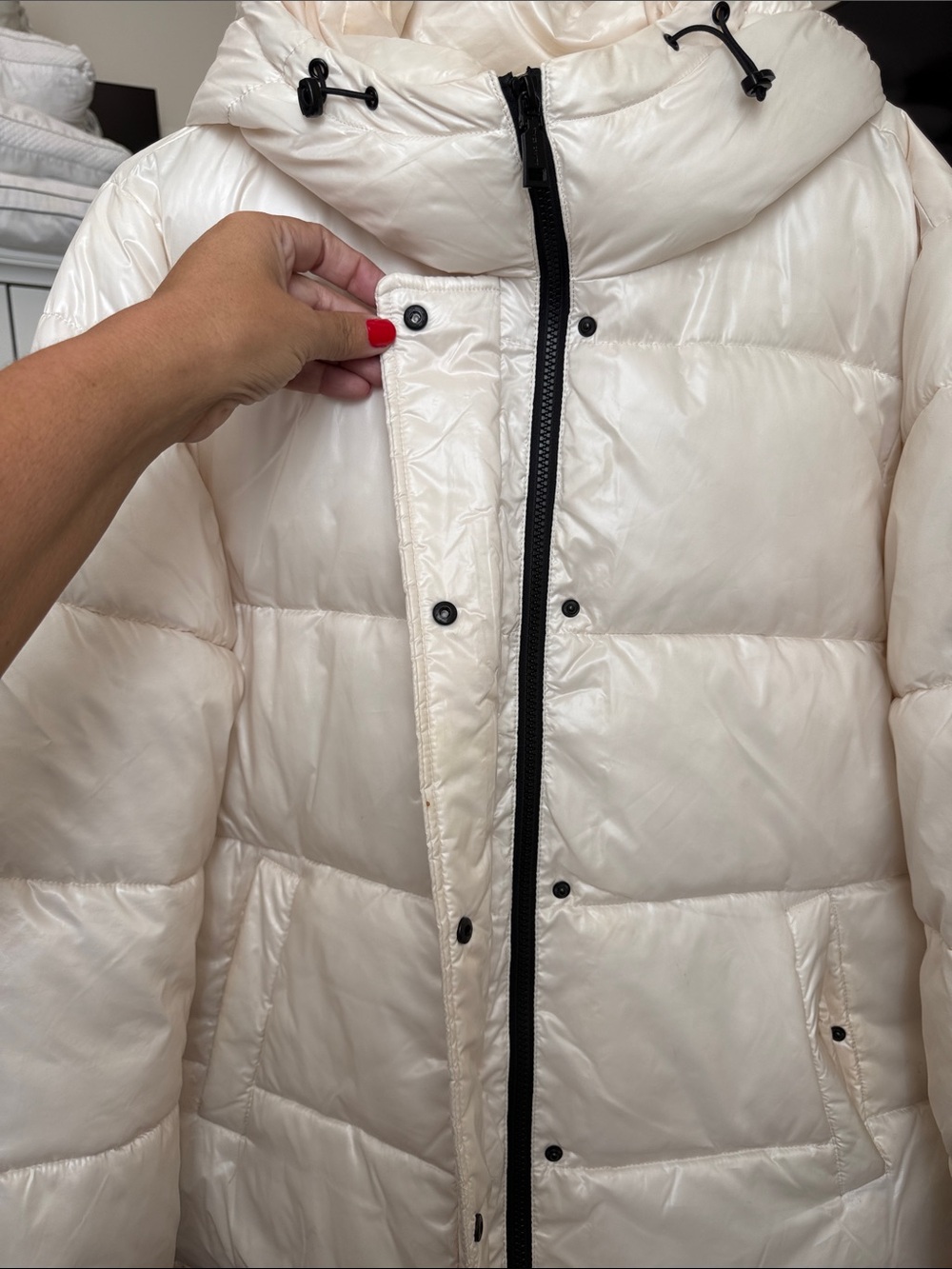 Women's Ivory Puffer Jacket with Hood - Picture 3 of 6